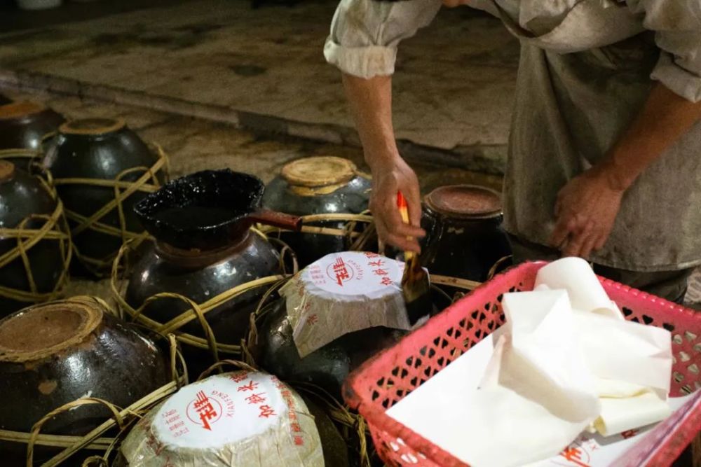 欧美奶D厨房性感烹饪秀，解锁B级美食诱惑，体验性性味蕾新潮流