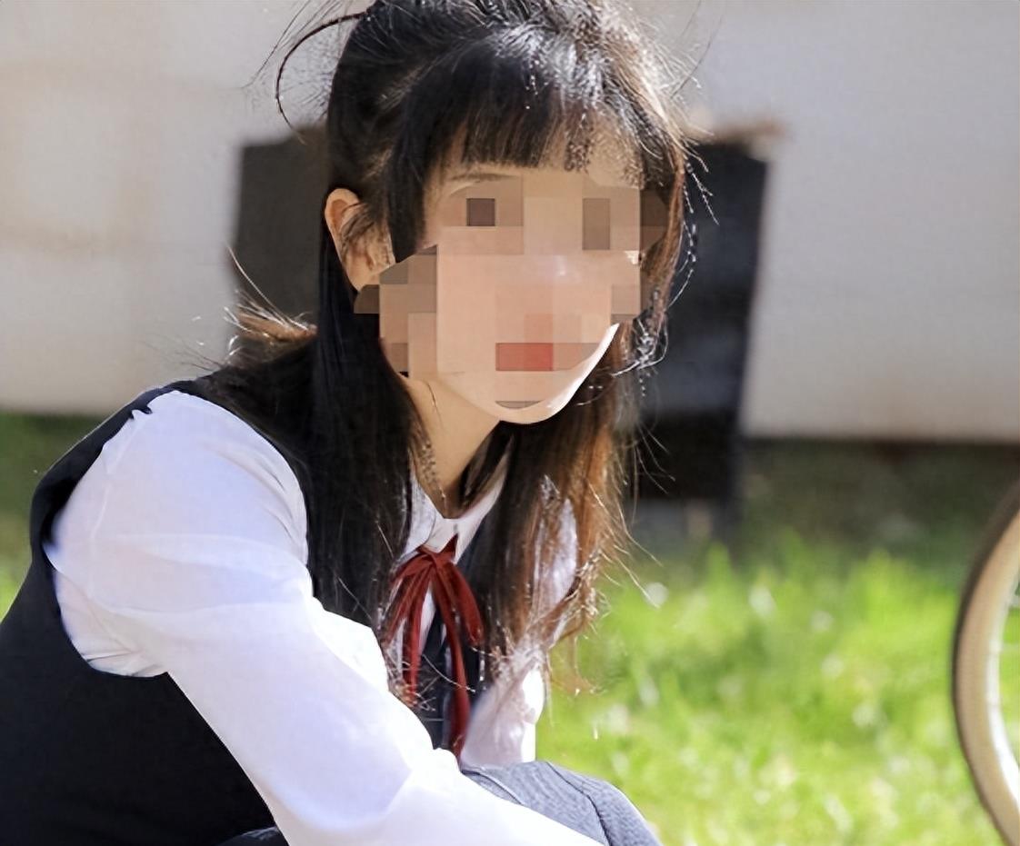 2.女初中生被操逼事件曝光，家长愤怒，学校回应，网友热议*