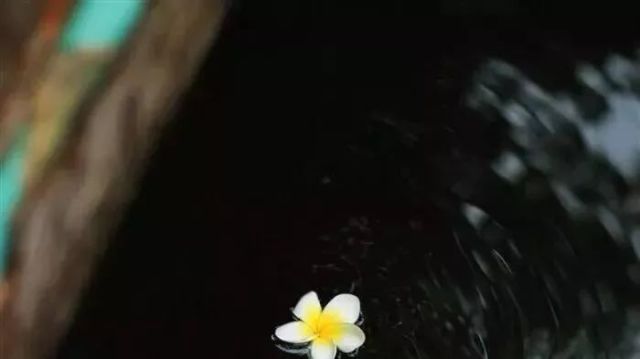 2.揭秘成人老色鬼av背后的故事，欲望交织，人性沉浮