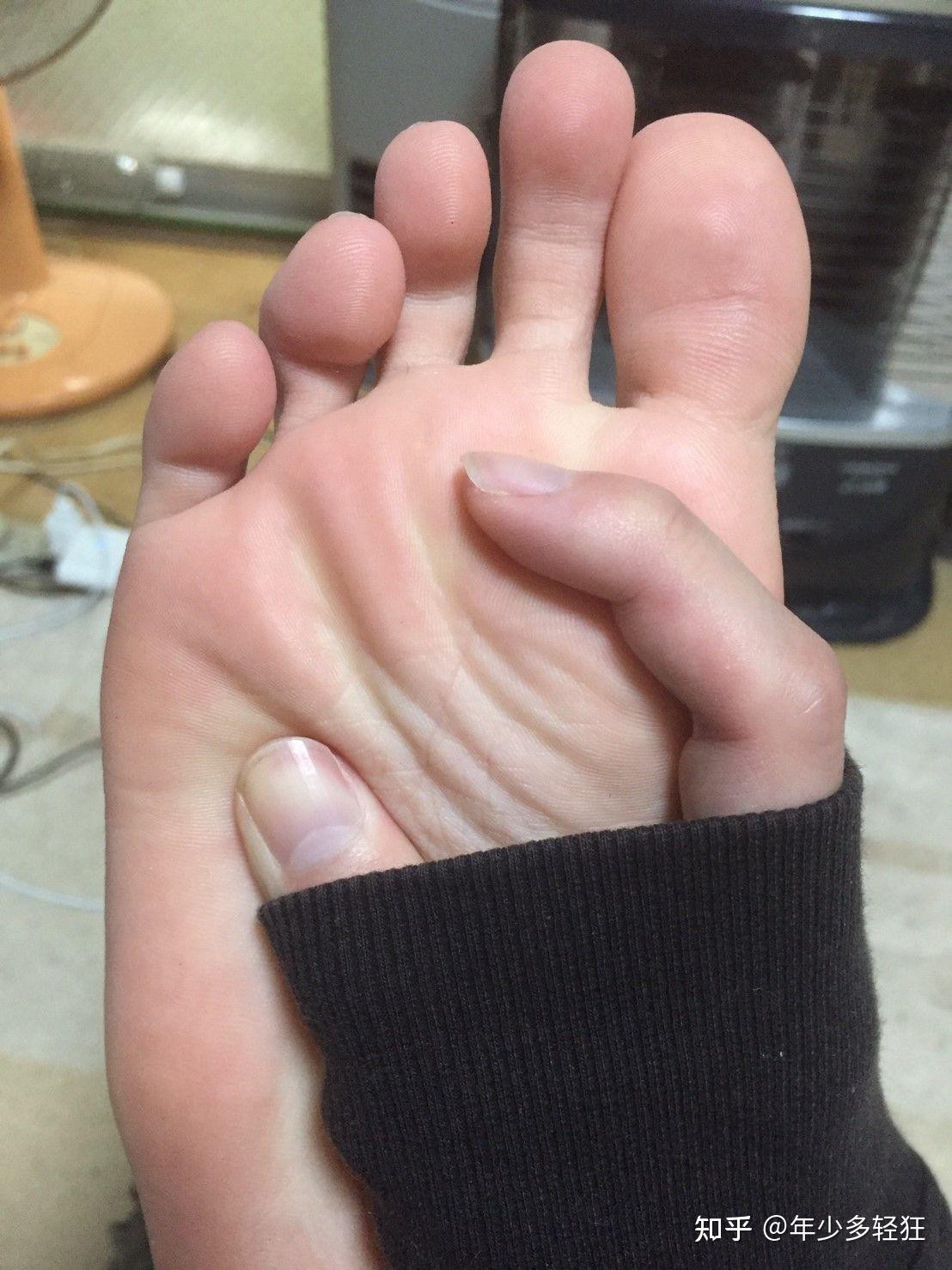 1.14女初中生的脚底板浜故事