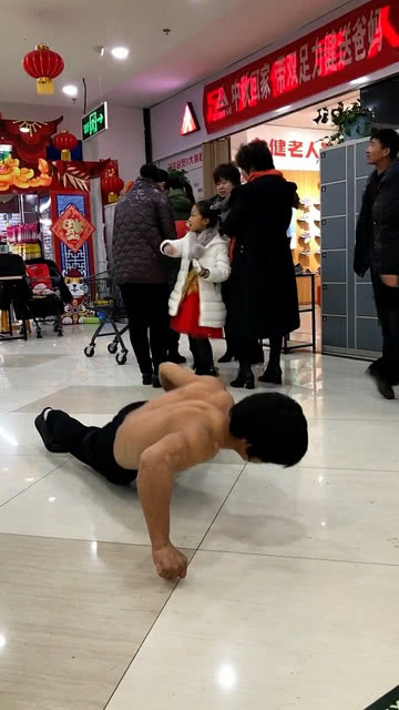 壮男Gαy十Tube野外乂乂激情探险，肌肉猛男户外挑战，野外释放荷尔蒙魅力