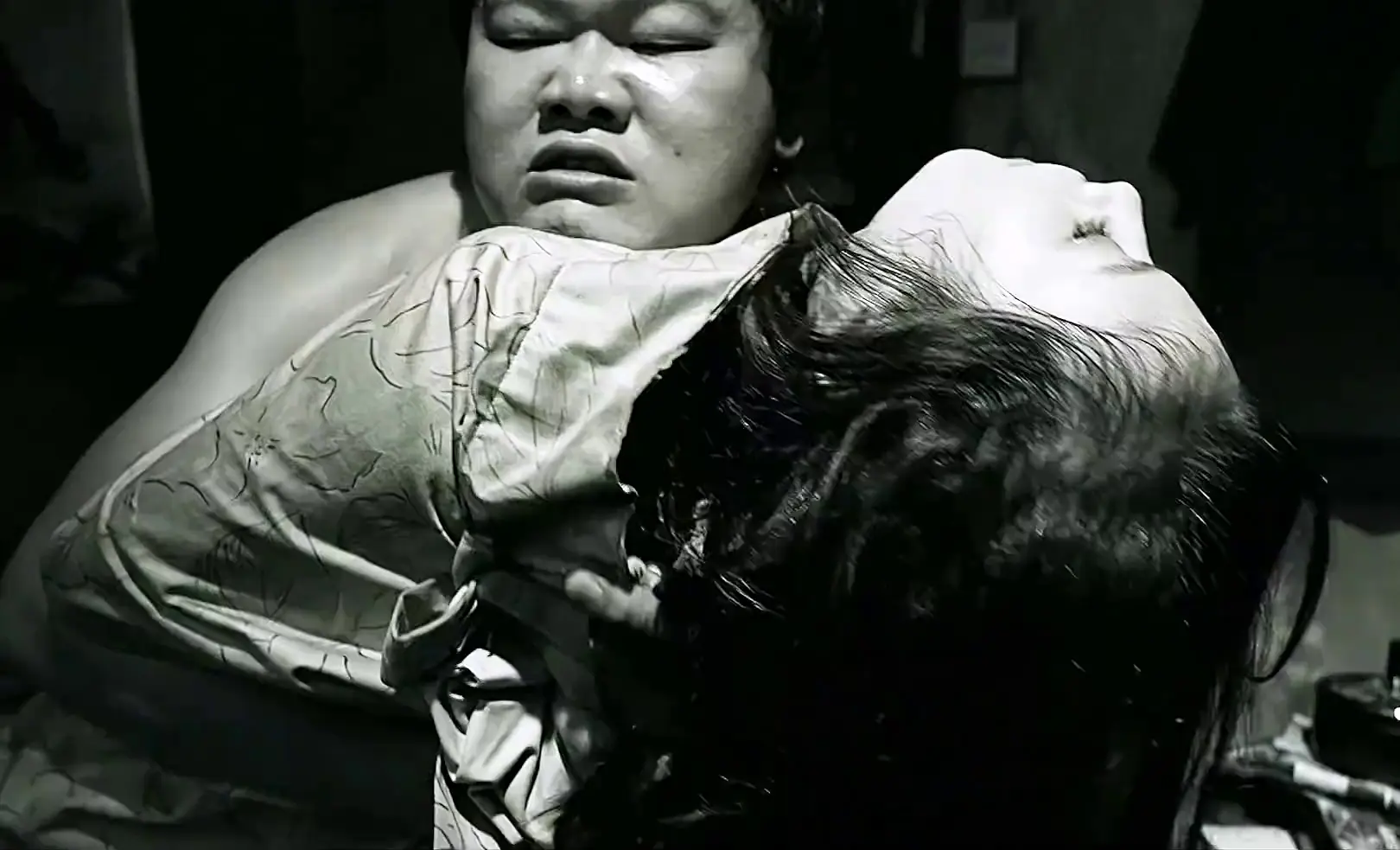 重口老妓女合集揭秘她们的隐秘生活与辛酸往事，真实故事令人唏嘘，黑暗角落的生存法则