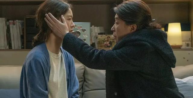 2.男男av台湾新作上线，观众反响热烈，剧情扣人心弦