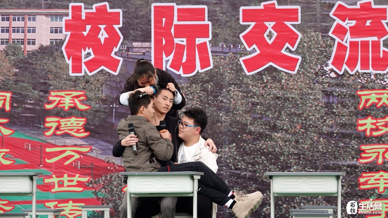 10一15学生毛片浜青春成长故事，探索校园友谊与挑战，记录美好时光