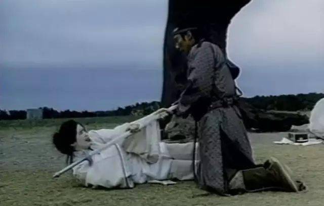 欧美tickle裸体挠痒痒的疯狂游戏，挑战极限，体验独特快感，释放内心欲望