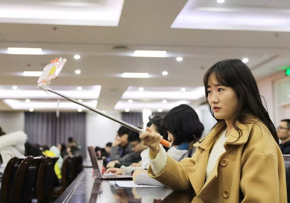老师学生A片免费看，教育伦理争议，网络资源乱象警示，如何正确引导青少年