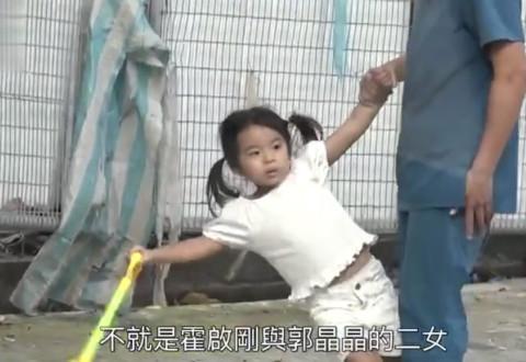 3.做爱经验不多服务正面口三点香港在线观看，完全没有风尘味技巧分享，全片解析