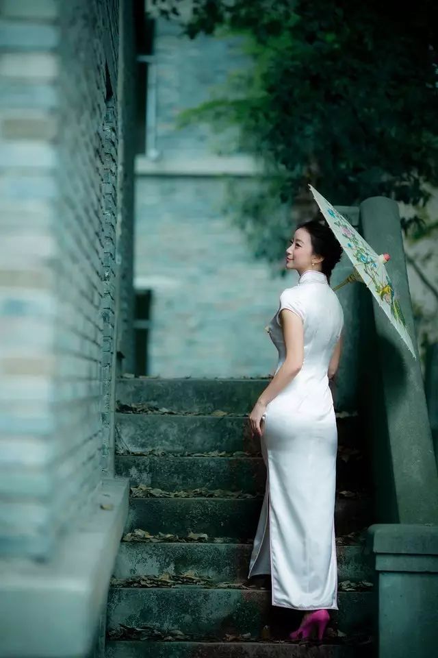 欧美丰满老妇BBBBB的迷人风采，优雅气质，独特韵味令人难忘