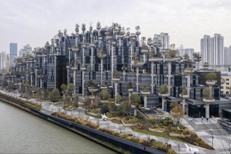东京热99引爆夏日狂欢，探索东京潮流新地标，感受独特都市魅力