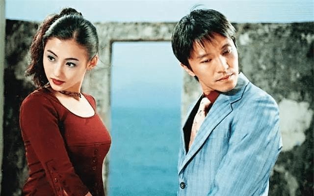 秋霞AV网秋日私语光影交织的浪漫篇章