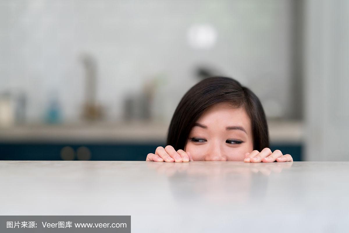 2.偷窥中国女人，她们的欲望挣扎，社会压力与自我觉醒之路