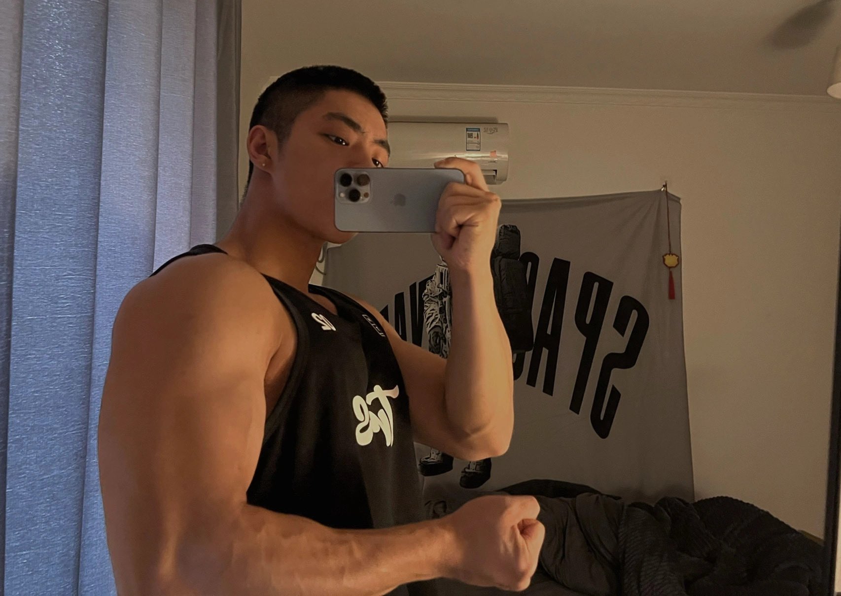 1.体育生开苞浜gaytube健身猛男秀