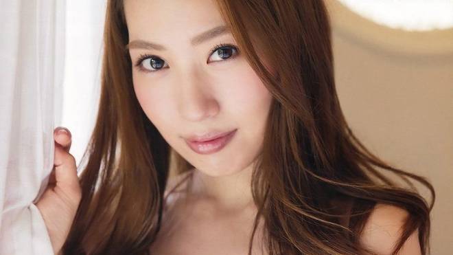 日本白嫩丰满美女写真，清新治愈，自然优雅，魅力四射