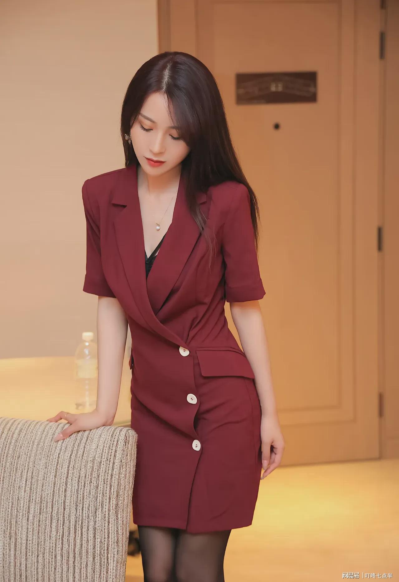 亚洲制服丝袜电影一区精彩推荐，高清流畅不卡顿，丝袜制服诱惑无限